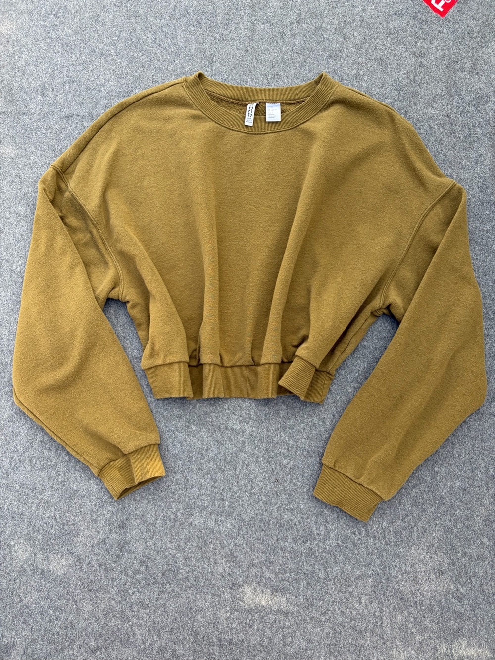 H&M Cropped Crewneck Sweatshirt Boxy Fit Loungewear Relaxed Fit Autumn Fall